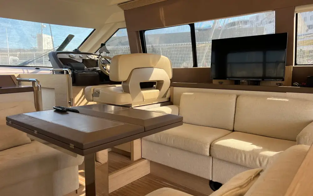 slider 14 Beneteau Monte Carlo 5