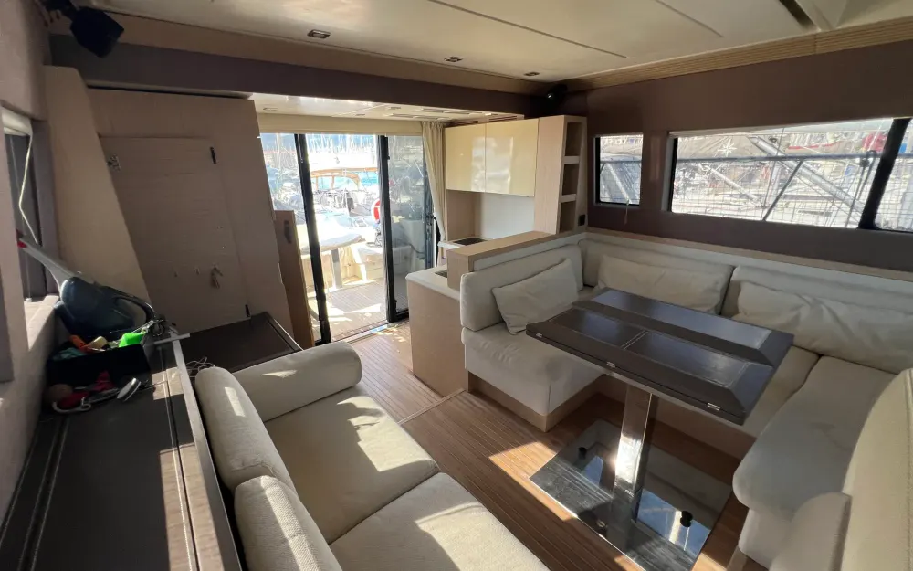 slider 4 Beneteau Monte Carlo 5 - null