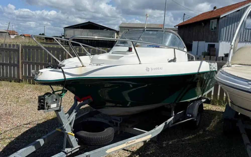slider 24 Jeanneau Cap Camarat 565 WA