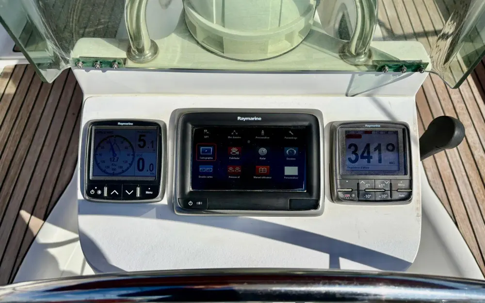 slider 8 Beneteau Oceanis 331 Clipper