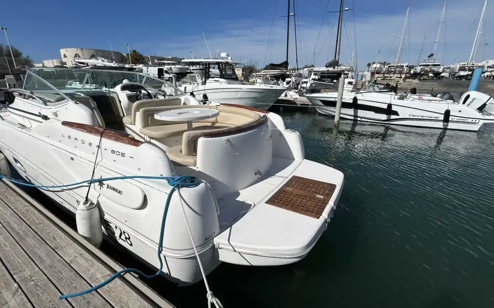 slider 2 Jeanneau Leader 805