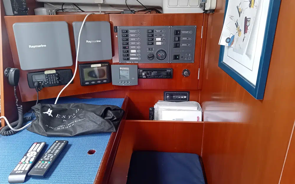 slider 22 Beneteau Oceanis 393 Clipper