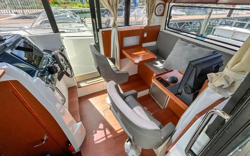 slider 23 Beneteau Barracuda 9 Fly