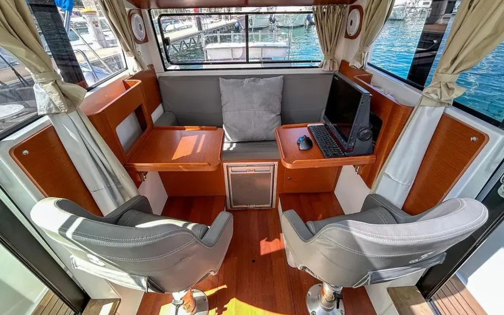 slider 24 Beneteau Barracuda 9 Fly