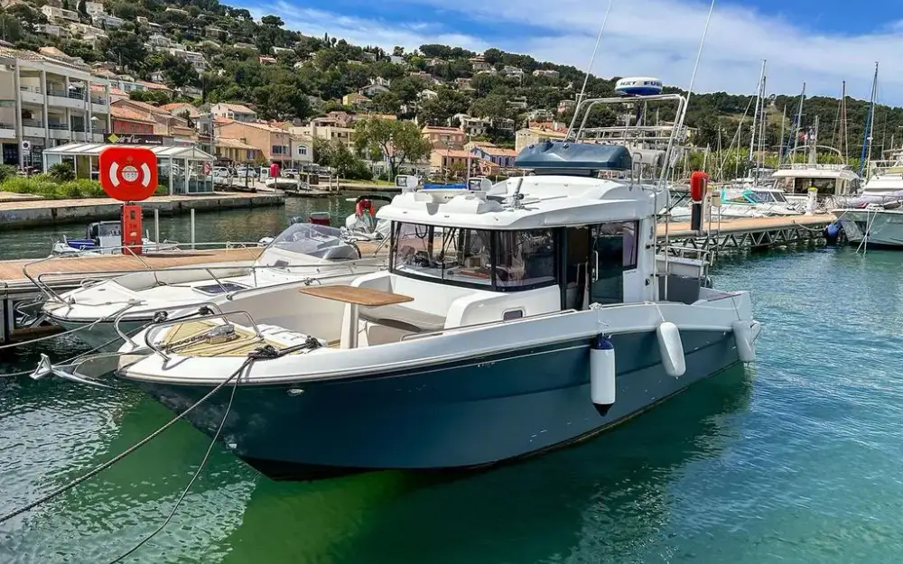 slider 2 Beneteau Barracuda 9 Fly