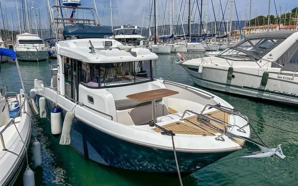 slider 5 Beneteau Barracuda 9 Fly