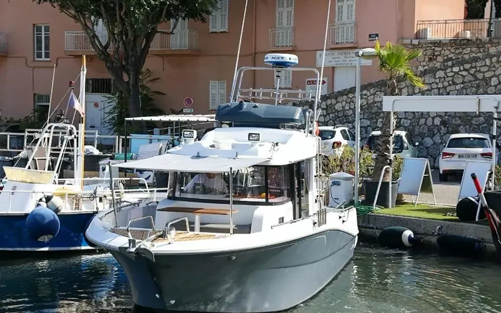 slider 6 Beneteau Barracuda 9 Fly