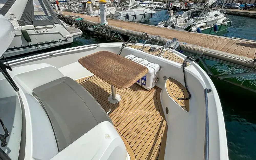 slider 8 Beneteau Barracuda 9 Fly