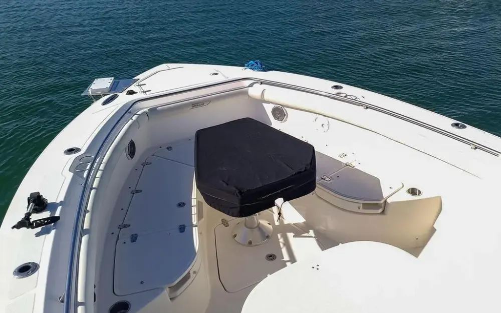 slider 14 Boston Whaler  350 Outrage