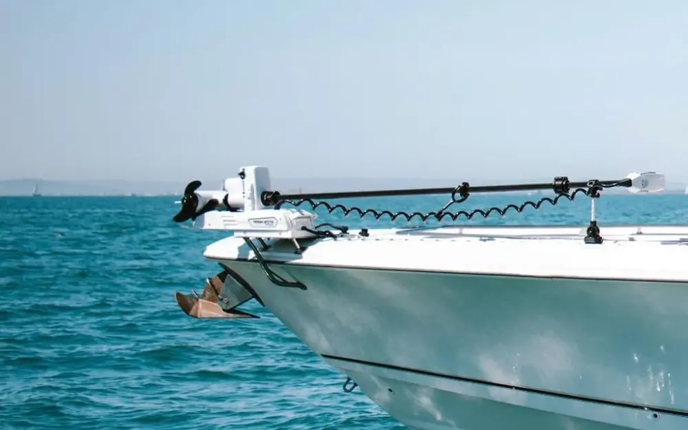 slider 15 Boston Whaler  350 Outrage