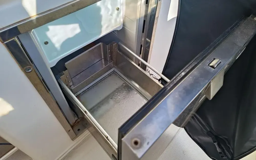 slider 25 Boston Whaler  350 Outrage