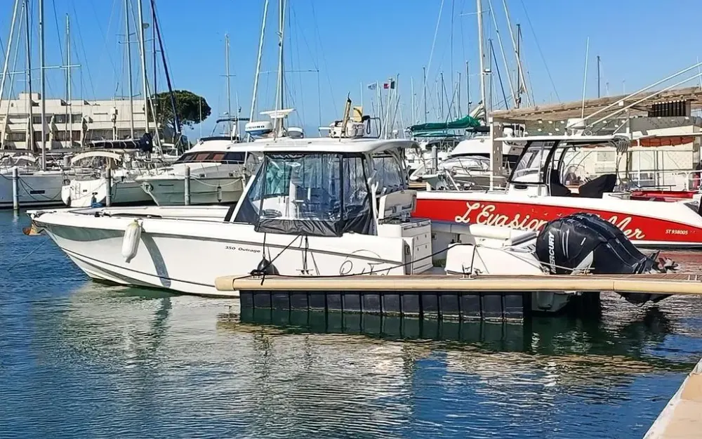 slider 28 Boston Whaler  350 Outrage