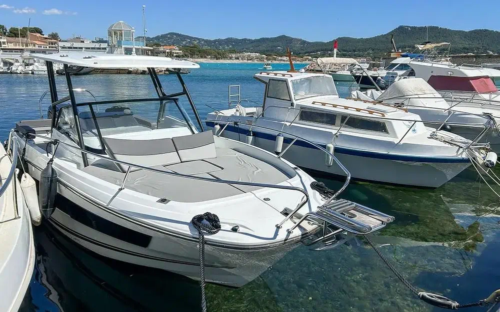 slider 31 Jeanneau Cap Camarat 7.5 WA