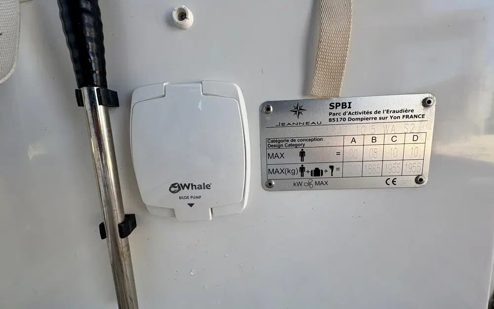 slider 28 Jeanneau Cap Camarat 10.5 WACap Camarat 10.5 Wa Serie 2