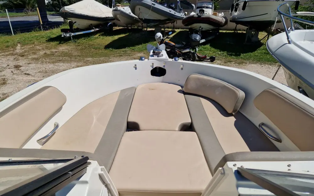 slider 6 Bayliner VR5