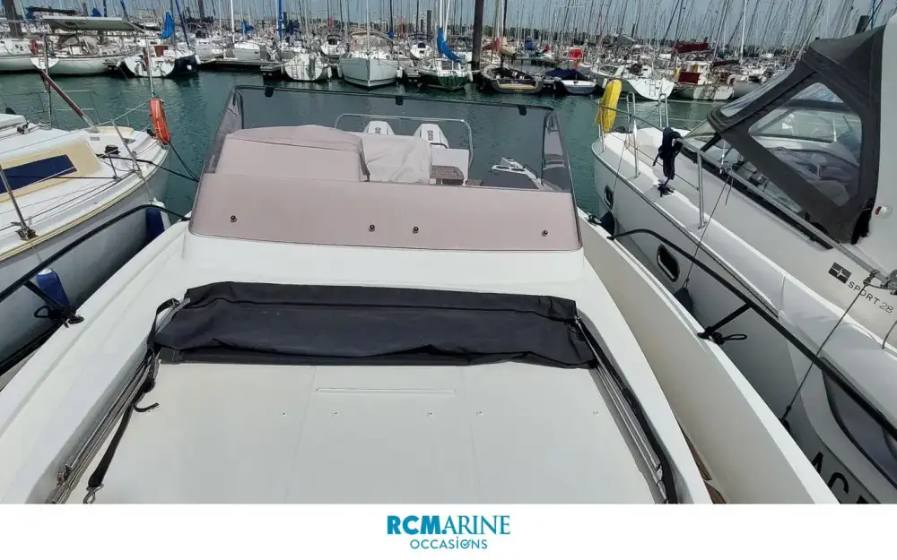 slider 8 Beneteau Flyer 9 Sundeck