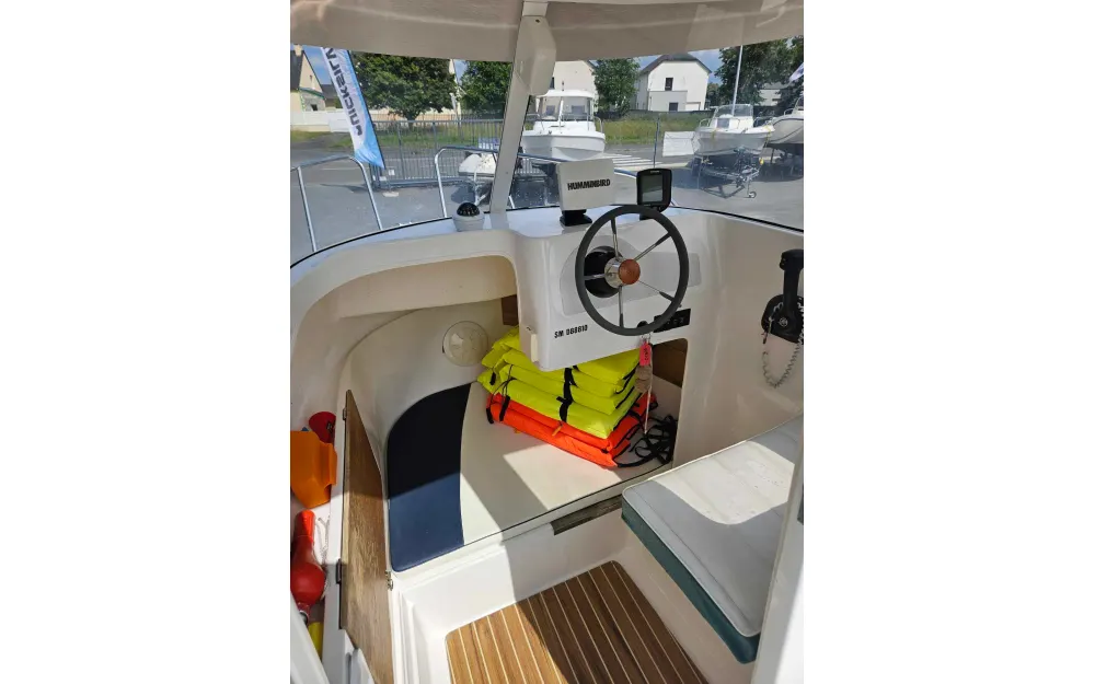 slider 6 Quicksilver  500 Pilothouse