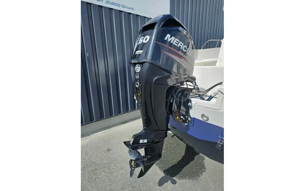 slider 11 Quicksilver  500 Pilothouse