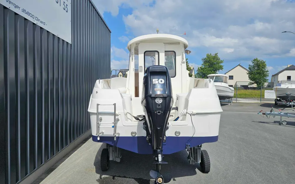 slider 12 Quicksilver  500 Pilothouse