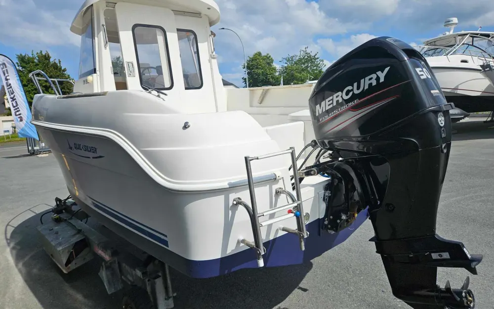 slider 13 Quicksilver  500 Pilothouse