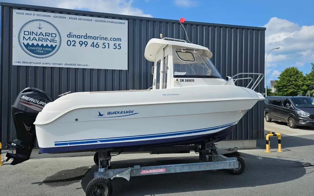 slider 0 Quicksilver  500 Pilothouse
