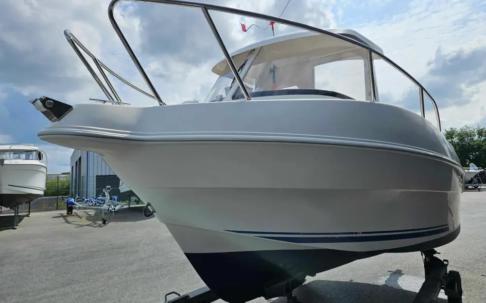 slider 16 Quicksilver  500 Pilothouse