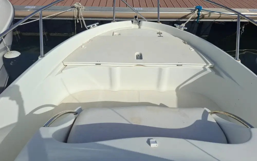 slider 10 Beneteau Flyer 650 WA