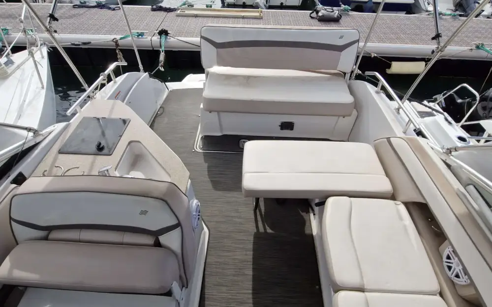 slider 3 Four Winns V 255