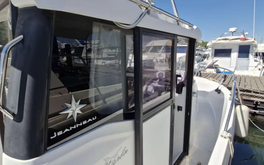 slider 2 Jeanneau Merry Fisher 695
