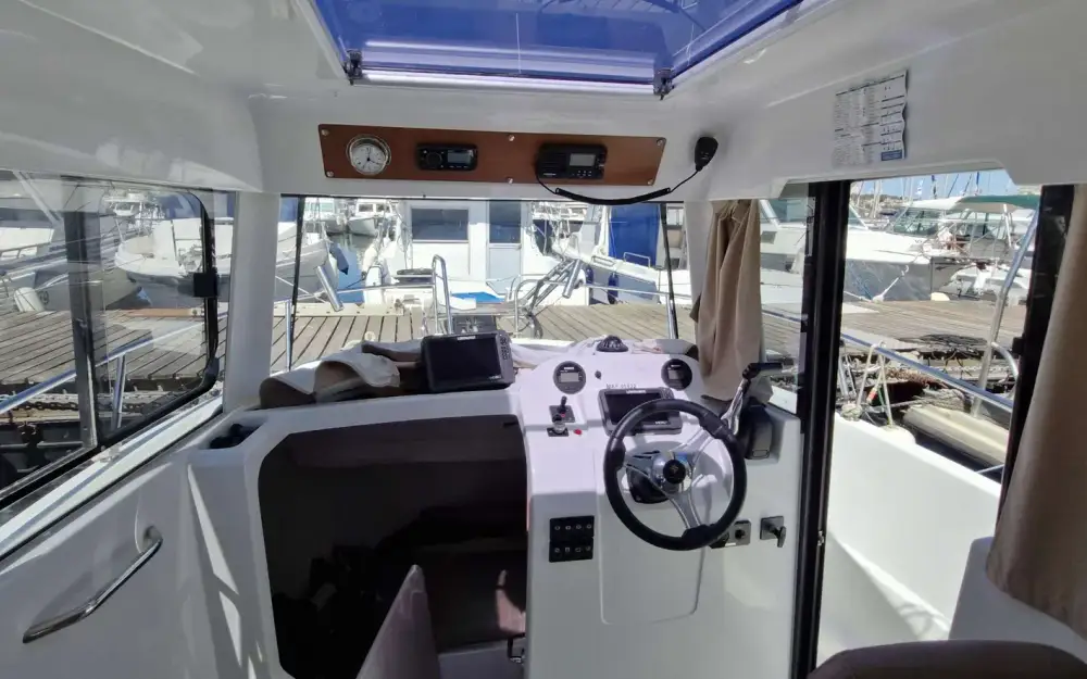 slider 4 Jeanneau Merry Fisher 695