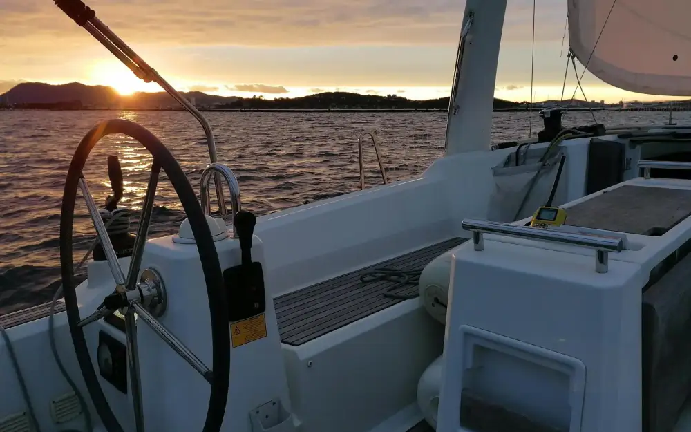 slider 9 Beneteau Oceanis 35.1
