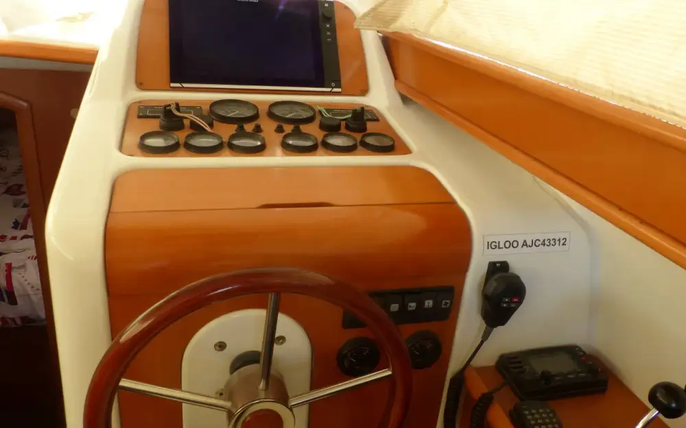 slider 13 Beneteau Antares 10.80 Fly