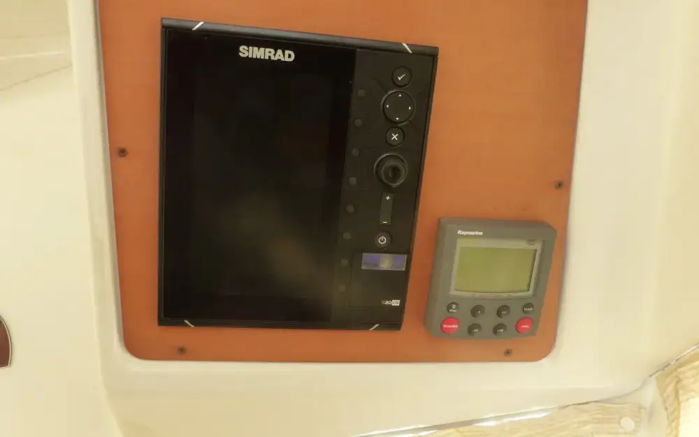 slider 14 Beneteau Antares 10.80 Fly