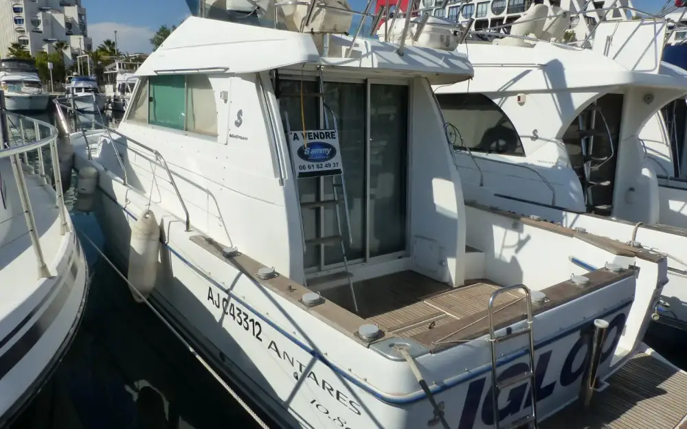 slider 2 Beneteau Antares 10.80 Fly