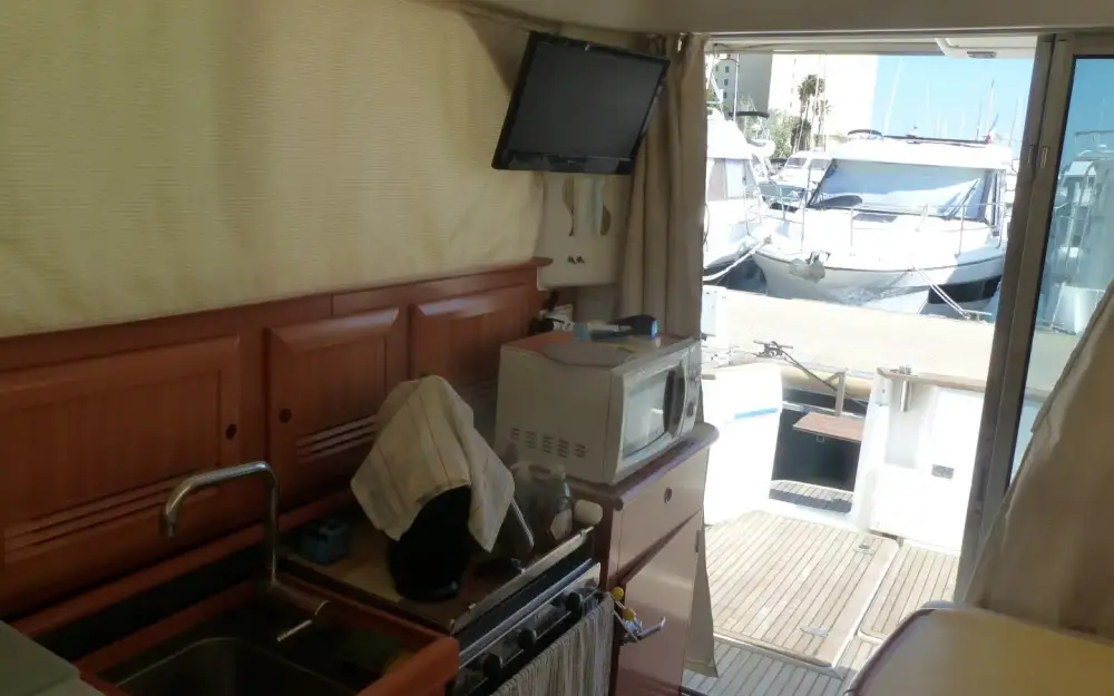 slider 7 Beneteau Antares 10.80 Fly
