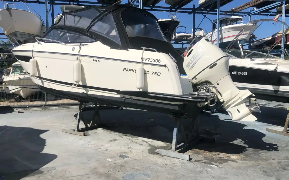 slider 4 Parker  750 Day Cruiser