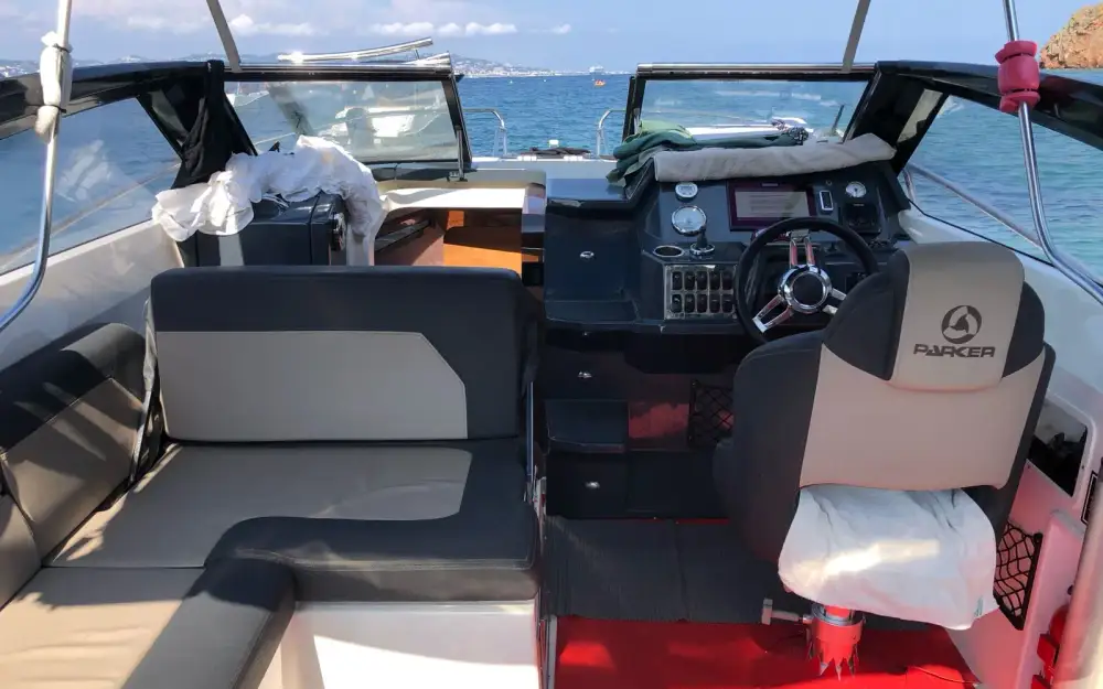 slider 5 Parker  750 Day Cruiser