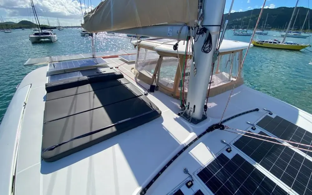 slider 18 Lagoon  42 - null