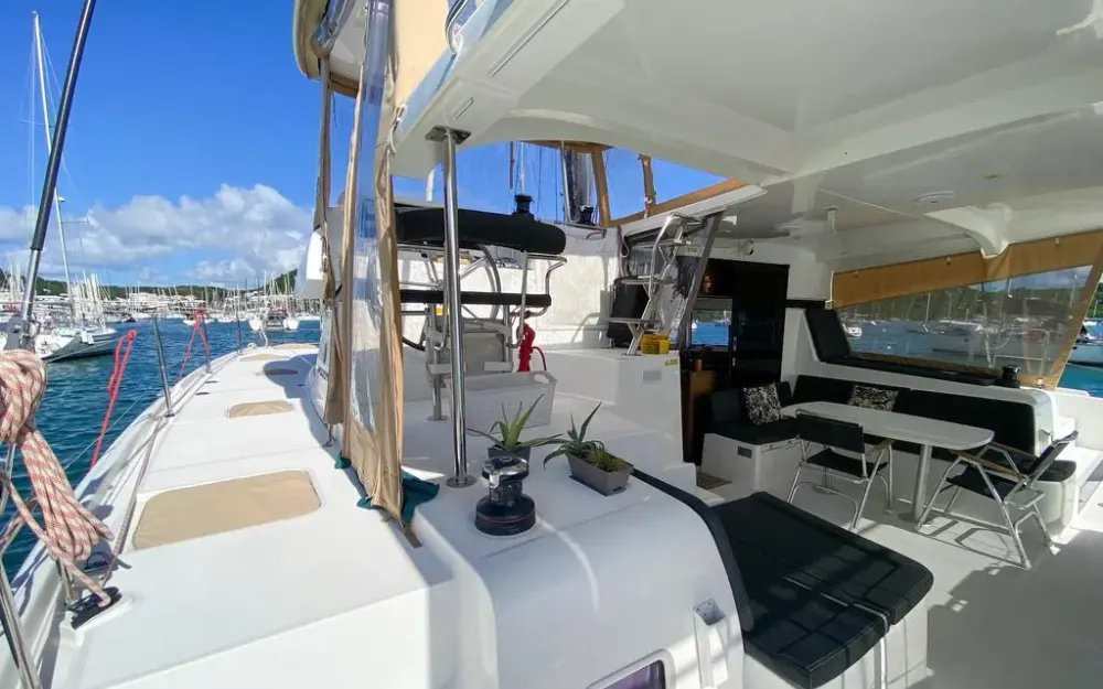 slider 1 Lagoon  42