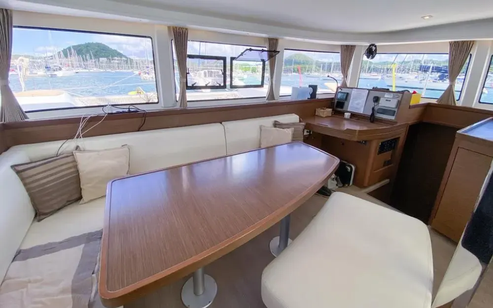 slider 22 Lagoon  42 - null