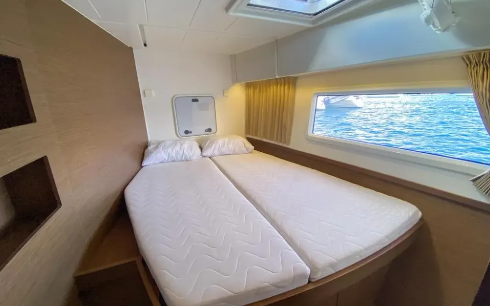slider 30 Lagoon  42 - null