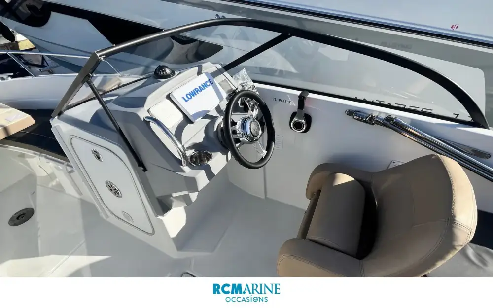 slider 6 Jeanneau Cap Camarat 6.5 BR