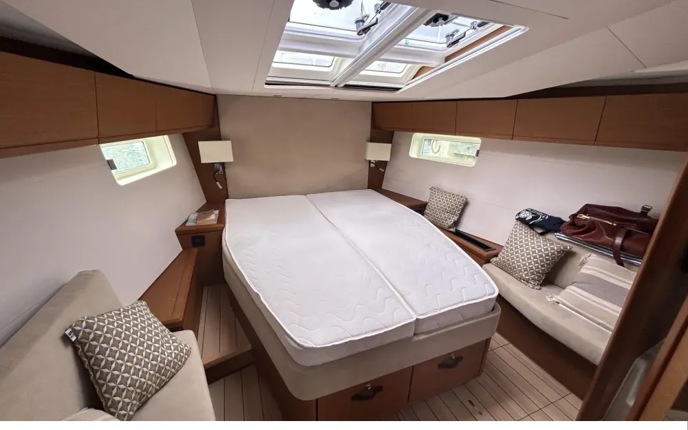 slider 10 Jeanneau  54 - null
