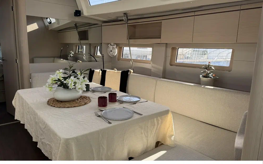 slider 10 Beneteau Oceanis 51.1