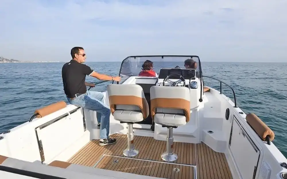 slider 3 Beneteau Flyer 7 SUNdeck