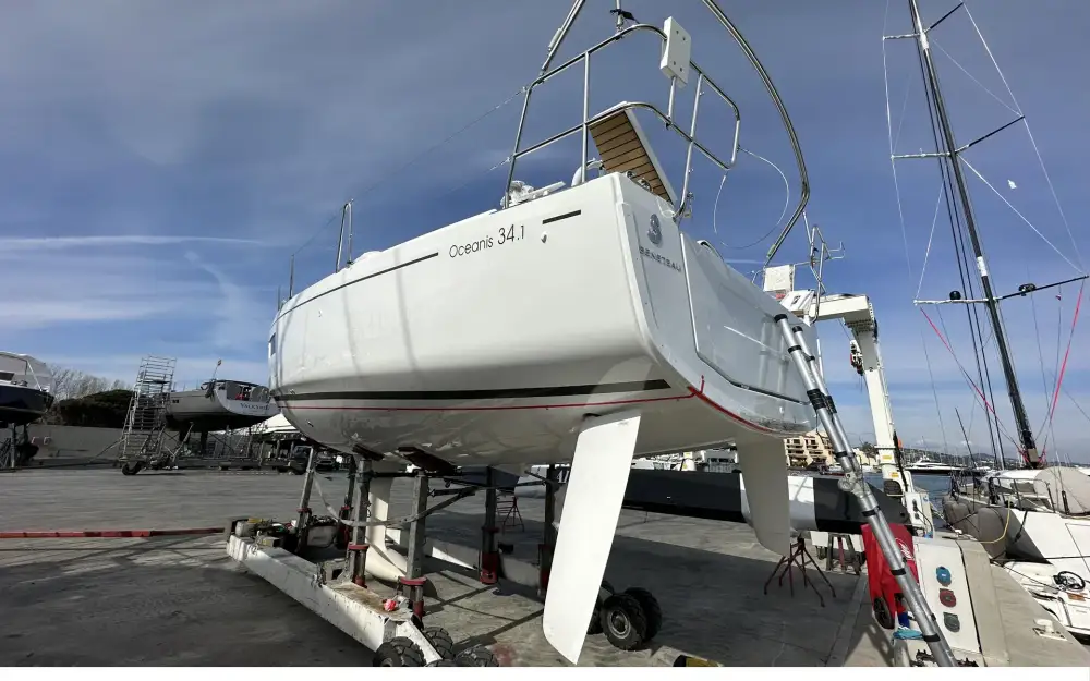 slider 3 Beneteau Oceanis 34.1