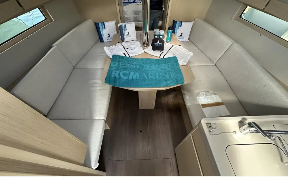 slider 7 Beneteau Oceanis 34.1