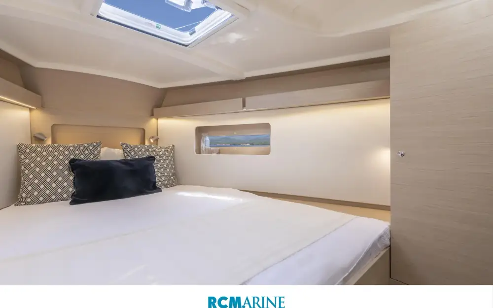 slider 9 Beneteau Oceanis 37.1