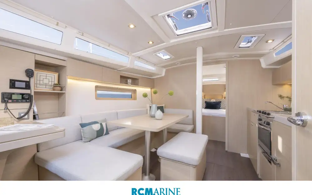 slider 12 Beneteau Oceanis 37.1