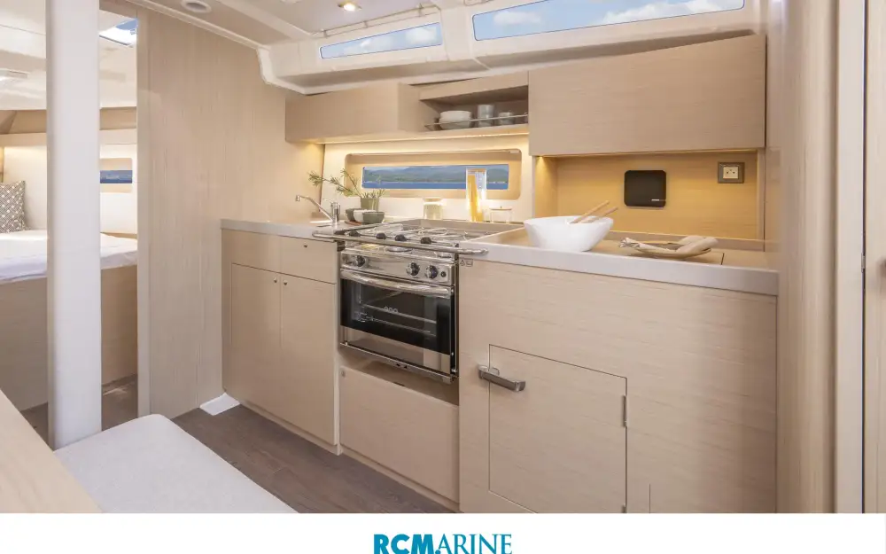 slider 13 Beneteau Oceanis 37.1